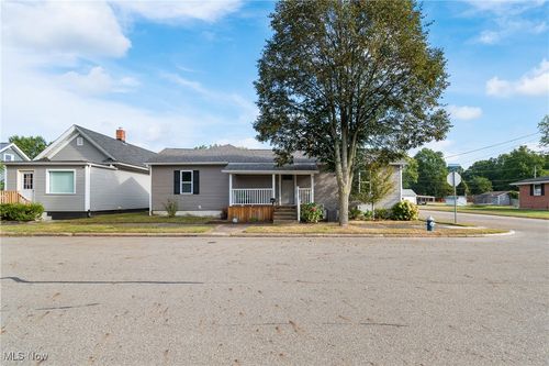 383 2nd St Se, Brewster, OH, 44613-1227 | Card Image