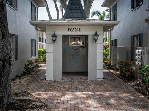 apt-30-5221 Bayshore Blvd, TAMPA, FL, 33611-4166 | Card Image