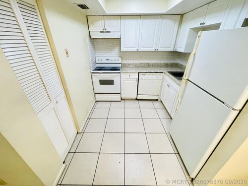 b-3096 Collin Dr, West Palm Beach, FL, 33406-5079 | Card Image