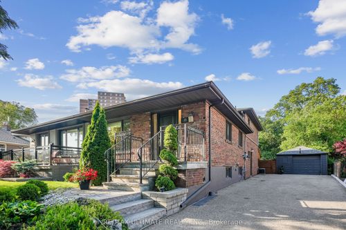 35 Lemonwood Dr, Etobicoke, ON, M9A4L3 | Card Image