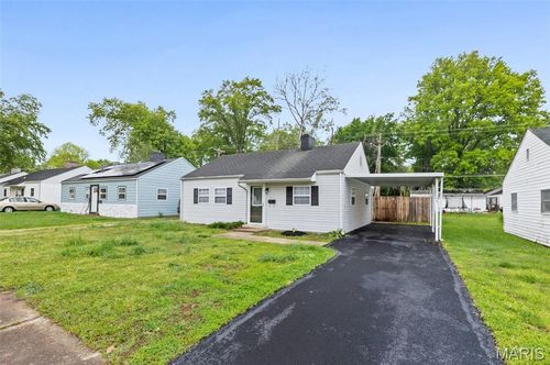 1104 Bel Aire Dr, Belleville, IL, 62220-3311 | Card Image