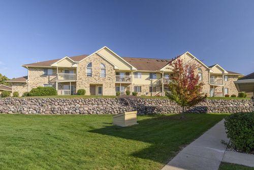 12-4875 Easy Street, Delafield, WI, 53029 | Card Image