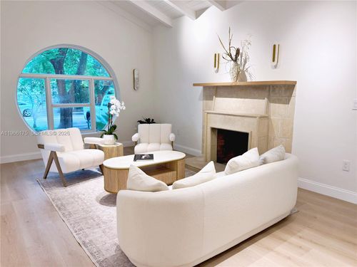 775 Ne 76th St, Miami, FL, 33138-5272 | Card Image