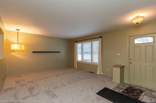 44205 Felstone Dr, Sterling Heights, MI, 48313-1031 | Card Image