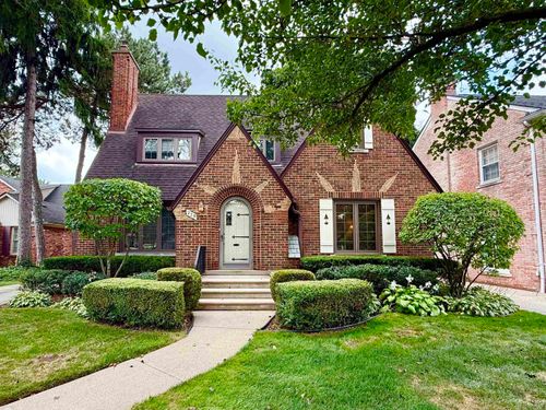 279 Kenwood Ct, Grosse Pointe Farms, MI, 48236-3452 | Card Image