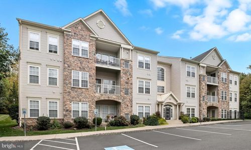 apt-303-100 Ginko St, WARRINGTON, PA, 18976-3059 | Card Image
