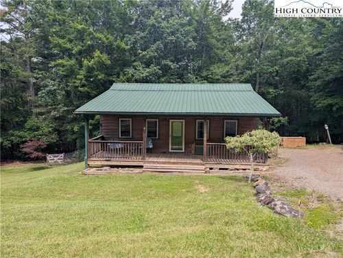 653 Mountain Lake Rd, Glade Valley, NC, 28627-8942 | Card Image