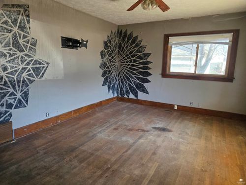 510 W South St, Salina, KS, 67401-4046 | Card Image