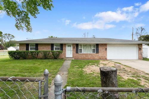 10181 Elsie St, Osceola, IN, 46561-9404 | Card Image