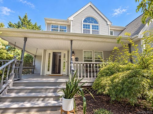 65 Mayfair Road, Smithtown, NY, 11767 | Card Image