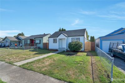 256 29th Avenue, House other with 2 bedrooms, 1 bathrooms and 4 parking in Longview WA | Image 2