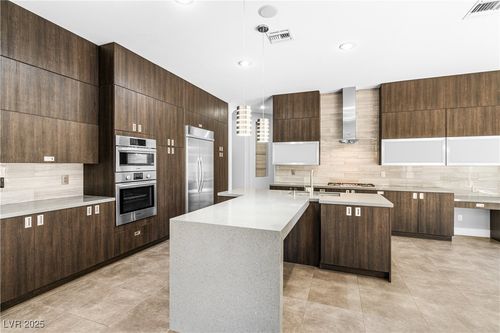 7 Moraine Dr, Henderson, NV, 89052-6625 | Card Image