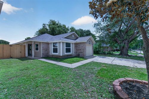 12534 Warrenwood Drive, Houston, TX, 77066 | Card Image