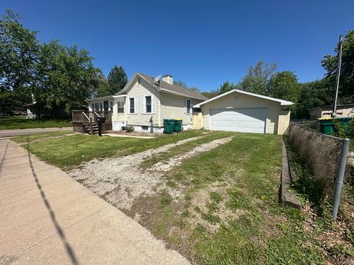 102 E Grove St, Streator, IL, 61364-1508 | Card Image