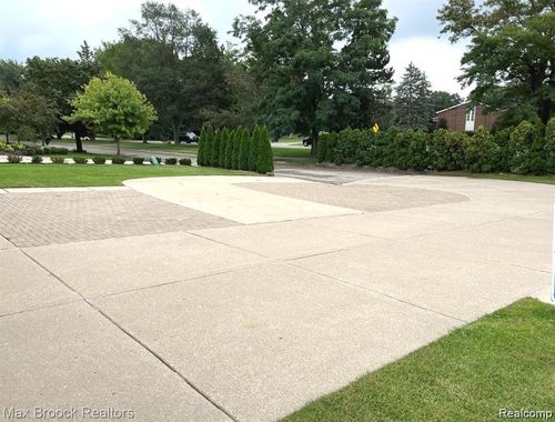 7980 Billingham Rd, West Bloomfield, MI, 48324-4715 | Card Image