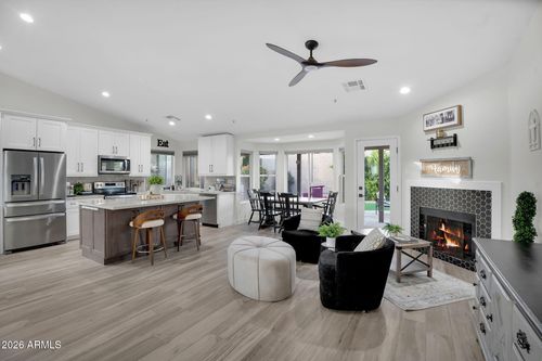 9410 E Topeka Dr, Scottsdale, AZ, 85255-5522 | Card Image