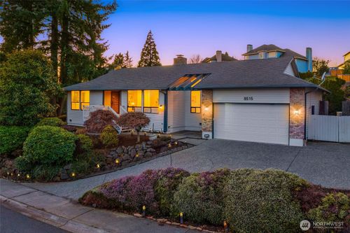 8515 129th Ave Se, Newcastle, WA, 98056-1757 | Card Image