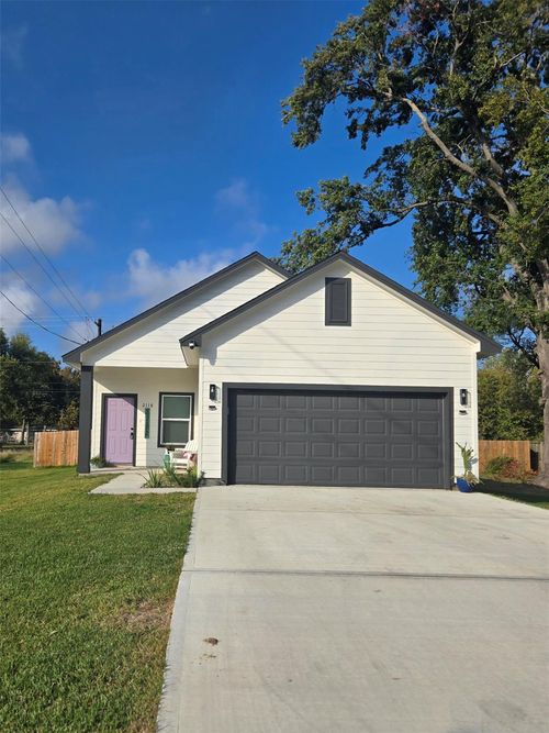 2118 2nd Ave N, Texas City, TX, 77590-7202 | Card Image