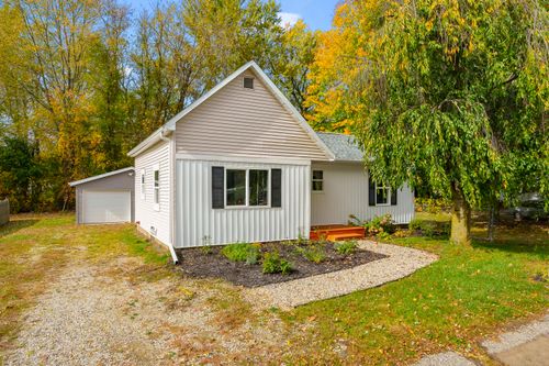 1110 N Center St, Bangor, MI, 49013-1052 | Card Image