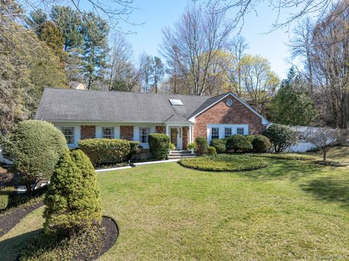 32 Fairway Pl, Cold Spring Harbor, NY, 11724-1620 | Card Image