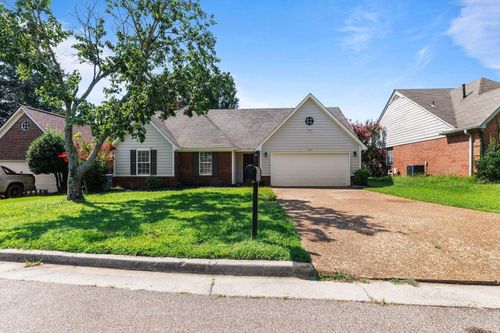 9627 Daly Dr, Lakeland, TN, 38002-4288 | Card Image