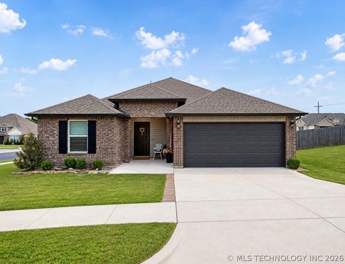 3013 Blake Cir, Bartlesville, OK, 74006-6376 | Card Image