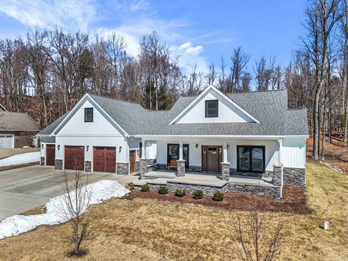 9339 E Summerfield Dr, Traverse City, MI, 49684-7538 | Card Image