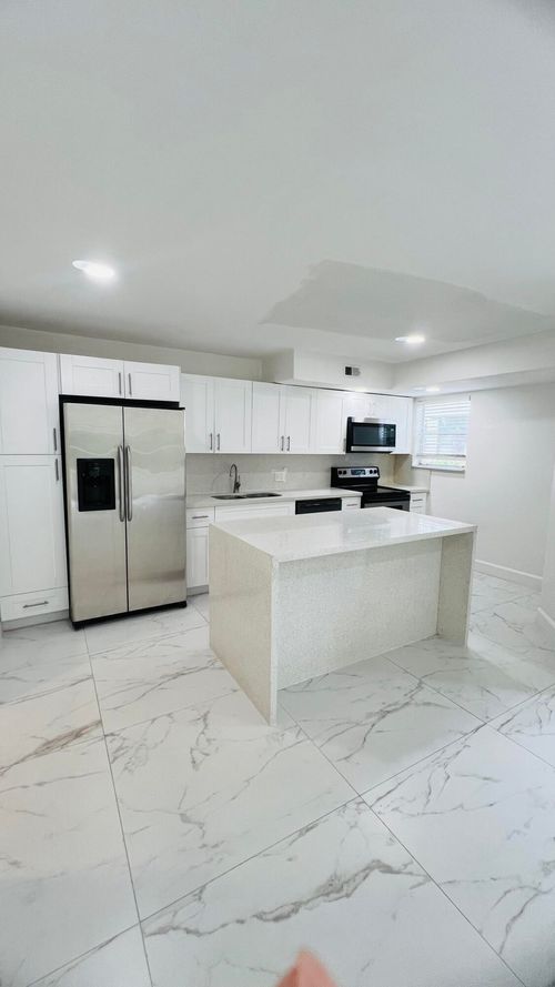 2012-1401 Village Blvd, West Palm Beach, FL, 33409-2760 | Card Image