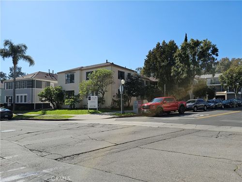 575 Levering Ave, Los Angeles, CA, 90024-1919 | Card Image