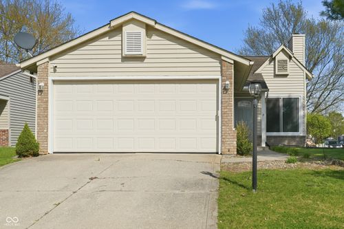 652 Southridge Ct, Westfield, IN, 46074-9533 | Card Image