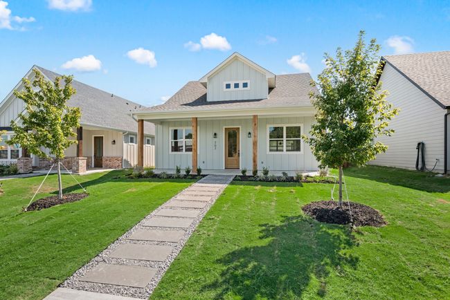 207 W 7 Th St, House other with 4 bedrooms, 3 bathrooms and null parking in Justin TX | Image 5