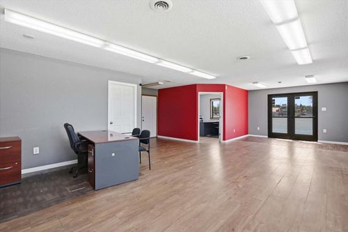 100 Pine St S, Mora, MN, 55051-1352 | Card Image