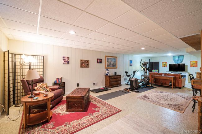 Fully finished basement | Image 16