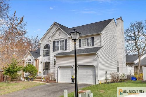 4 Heritage Dr, South River, NJ, 08882-2582 | Card Image