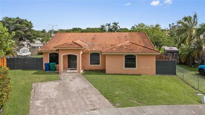 15715 Sw 50th Ter, House other with 4 bedrooms, 2 bathrooms and null parking in Miami FL | Image 1