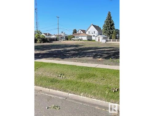 4906 48 Ave, Vegreville, AB, T9C1K7 | Card Image