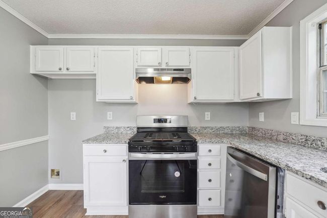 827 Mountain View Dr, House other with 4 bedrooms, 4 bathrooms and 4 parking in Stone Mountain GA | Image 9