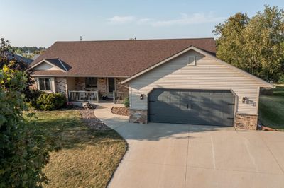 1120 Fieldstone Drive, House other with 4 bedrooms, 3 bathrooms and null parking in HARTFORD WI | Image 1