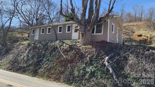 2244 E Little Horse Creek Road, Lansing, NC, 28643 | Card Image