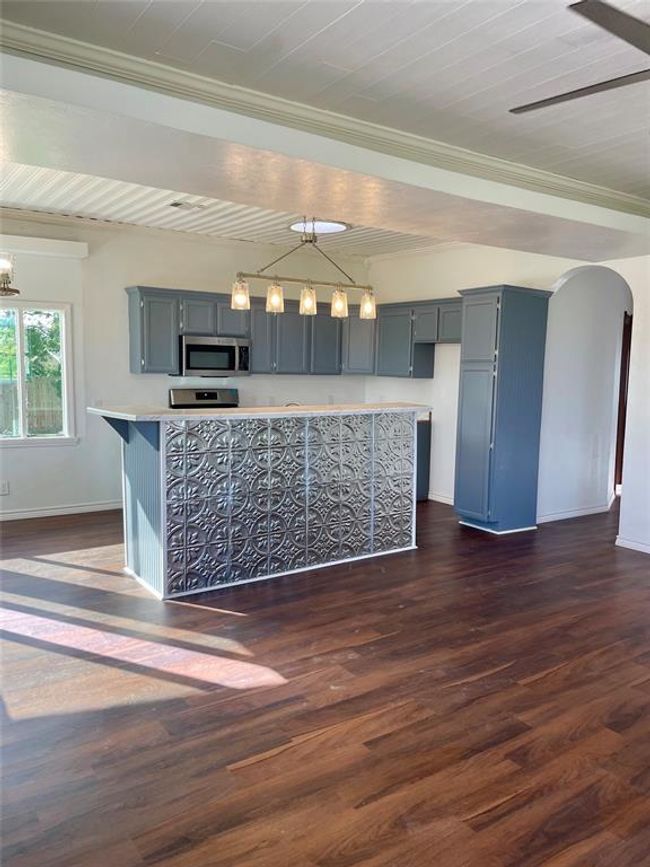 717 W Brazos St, House other with 3 bedrooms, 2 bathrooms and null parking in Freeport TX | Image 8