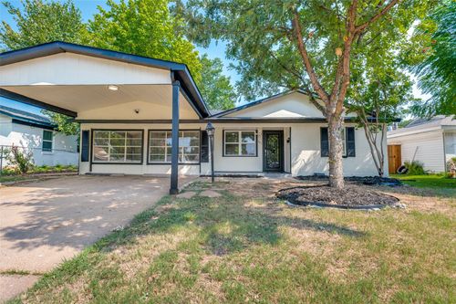 601 Alaska St, Arlington, TX, 76011-7017 | Card Image