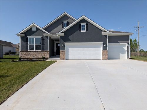 20754 W 188th Ter, Spring Hill, KS, 66083-6109 | Card Image