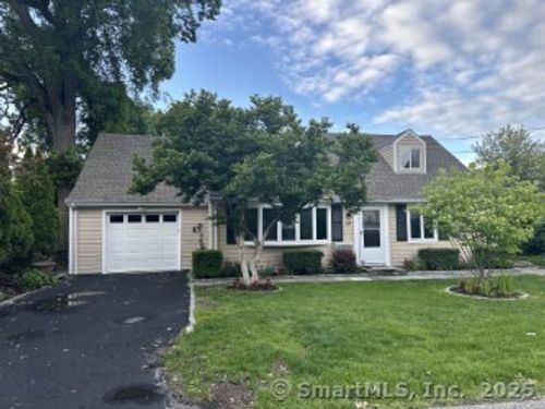 16 Neponsit St, Stamford, CT, 06902-4442 | Card Image