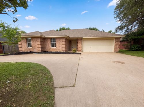 1233 Windy Meadows Dr, Burleson, TX, 76028-2572 | Card Image