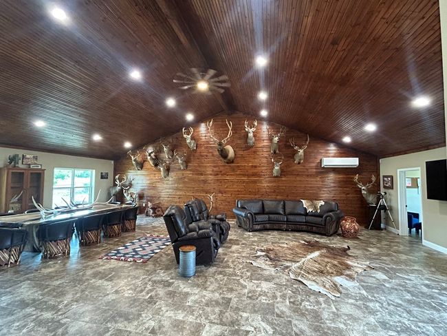 Game room | Image 13