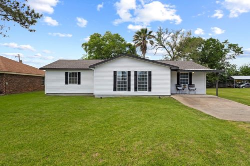 305 Circle Dr, Bridge City, TX, 77611-3607 | Card Image