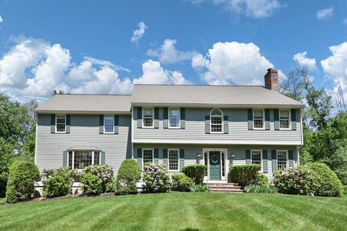 19 Knollcrest Dr, Andover, MA, 01810-3274 | Card Image