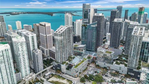 1605-68 Se 6th St, MIAMI, FL, 33131-3190 | Card Image