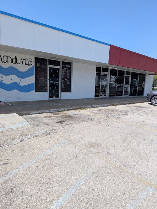 2019 N Riverside Dr, Fort Worth, TX, 76111-2802 | Card Image