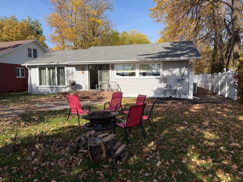 918 W Lake Dr, Detroit Lakes, MN, 56501-4319 | Card Image